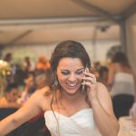 la novia hablando por telefono en la boda fotografo bodas la linea algeciras tarifa